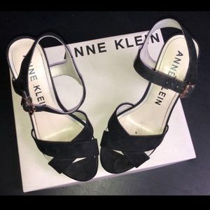 Anne Klein Heels- Black